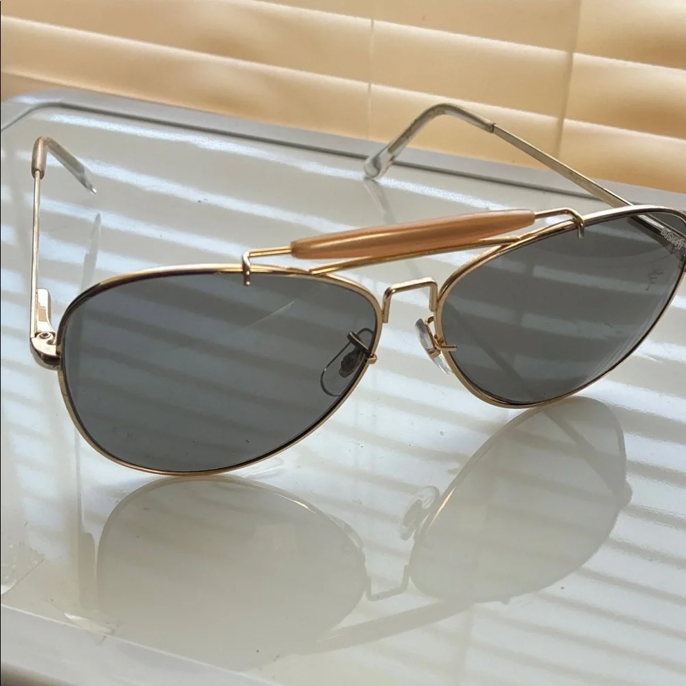 Vintage Bushnell Men’s Aviator Gold Frame Sunglasses with Black Lenses